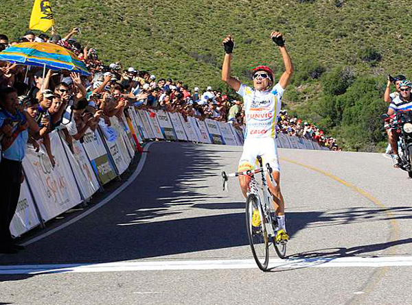 Brasileiro Alex Diniz lidera Tour de San Luis